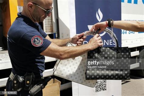 carrying fake bag through customs canada|carrying a counterfeit bag.